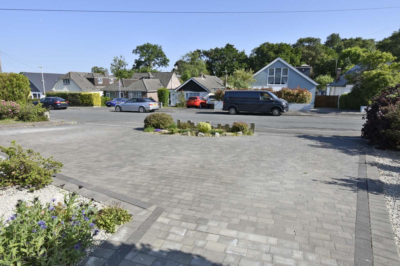 A FRONT DRIVE.JPG