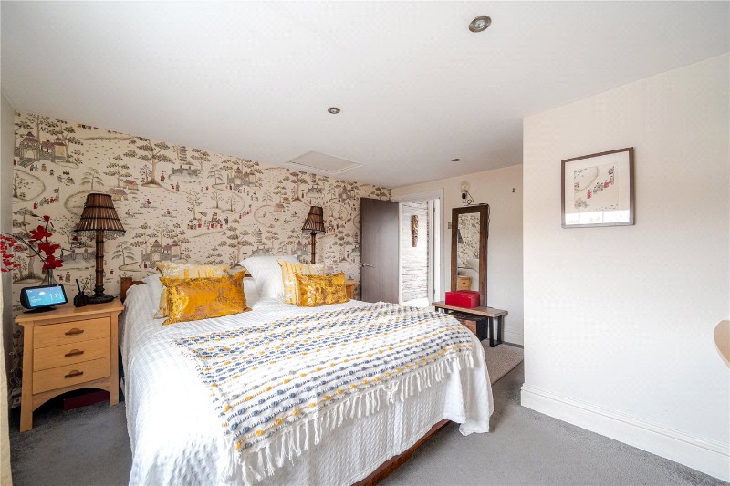 West Street, Farnham, Surrey, GU9