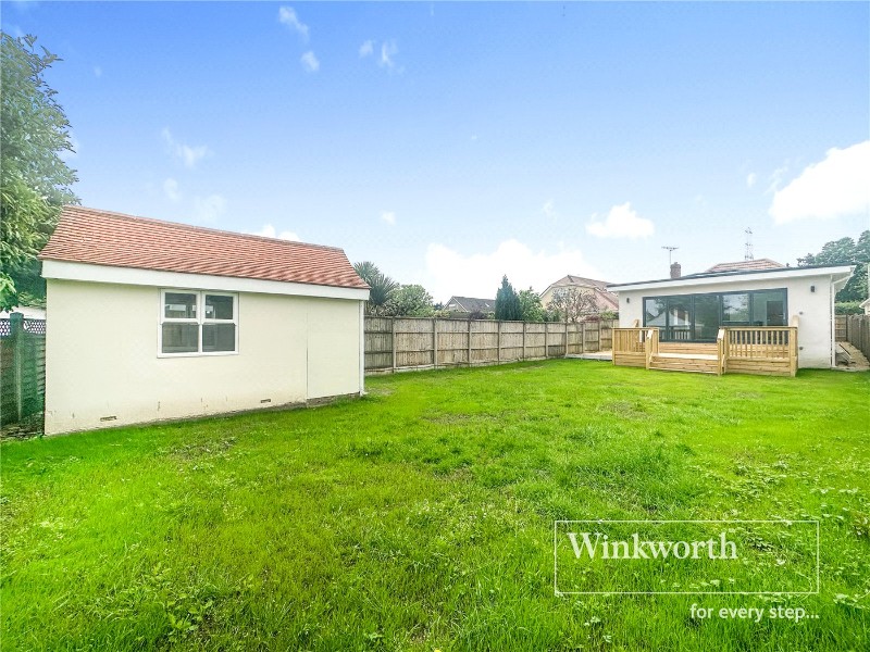 Bracken Road, Ferndown, BH22
