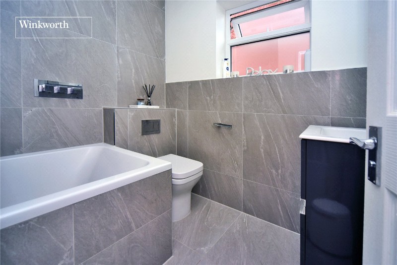 Cotswold Way, Worcester Park, KT4