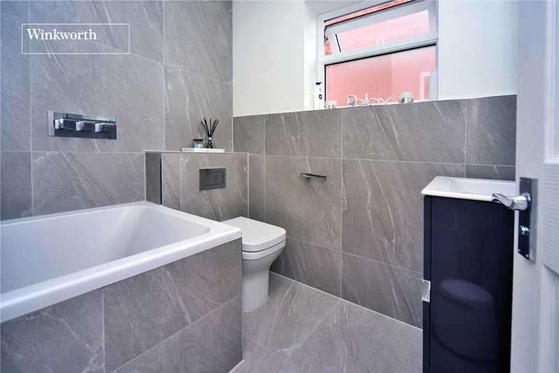 Cotswold Way, Worcester Park, KT4