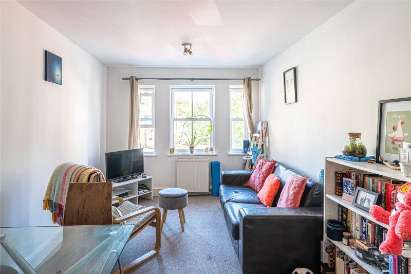 Guernsey Grove, London, SE24