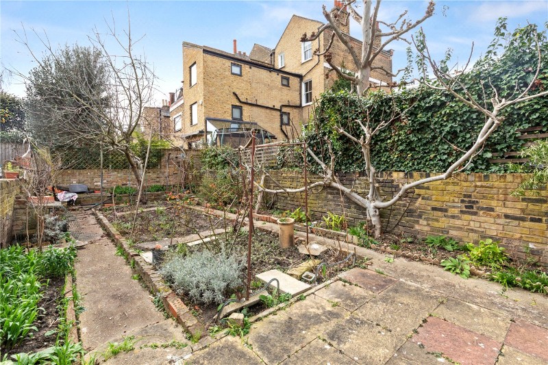 Clissold Crescent, London, N16