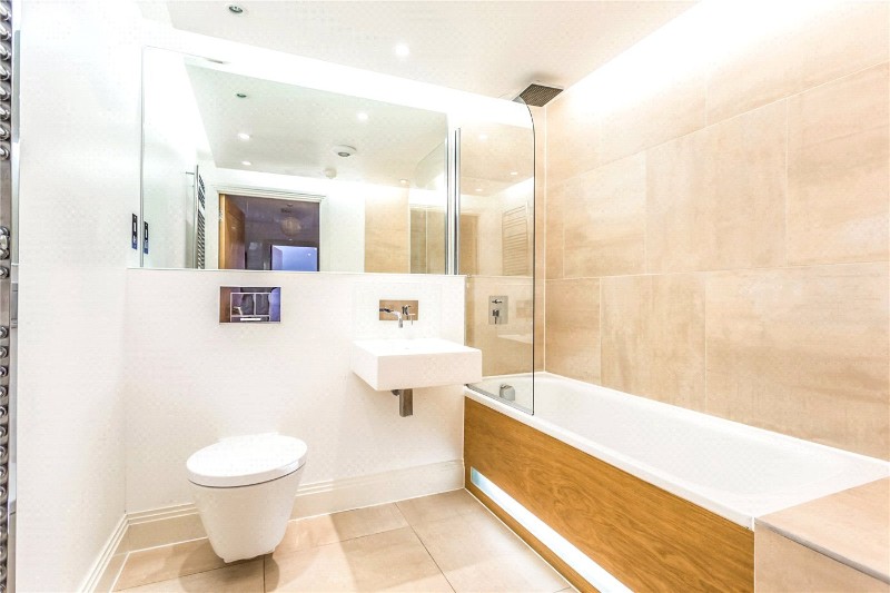 Lea Bridge Road, London, E5