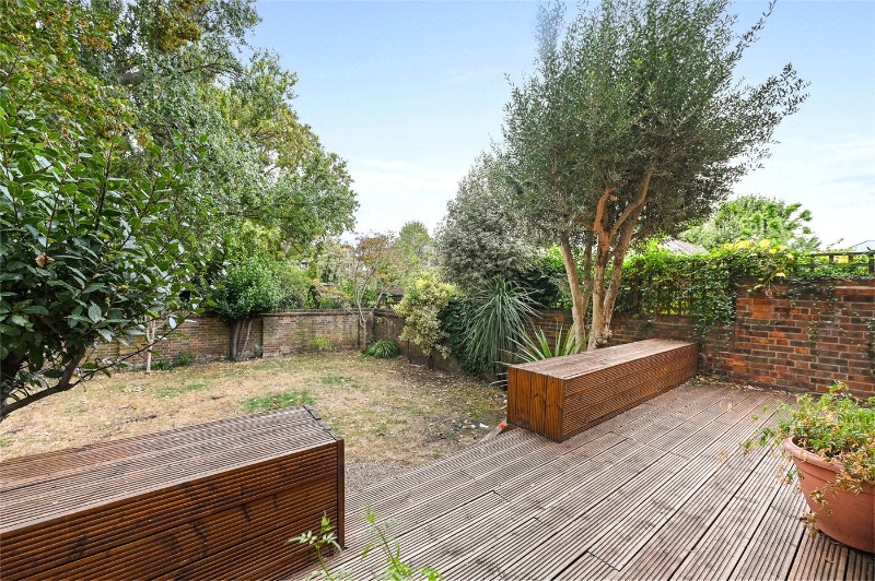 Findon Road, London, W12