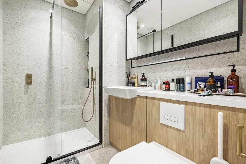 Cendal Crescent, London, E1