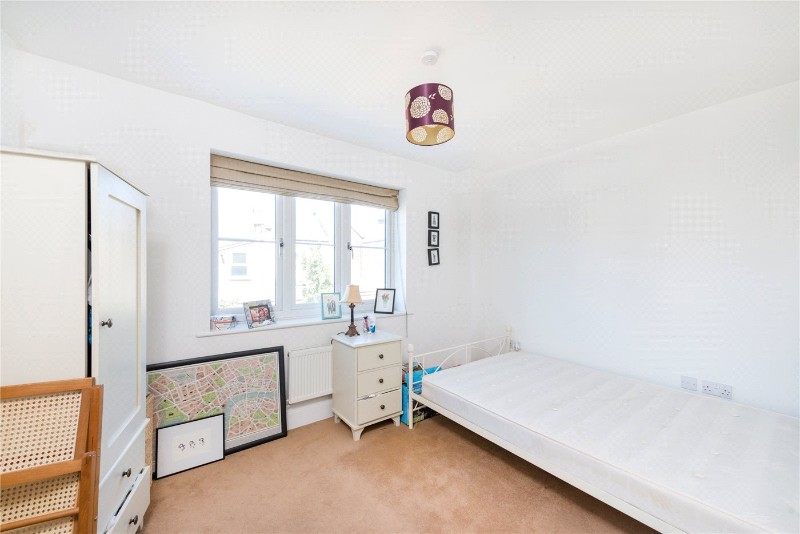 Hepdon Mews, London, SW17