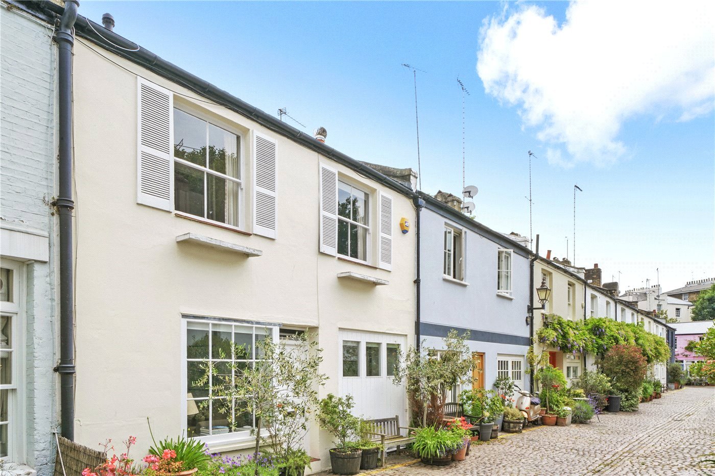 Pembridge Mews, London, W11