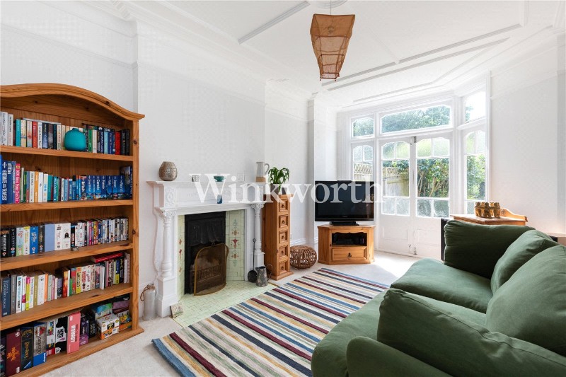 Caversham Avenue, London, N13