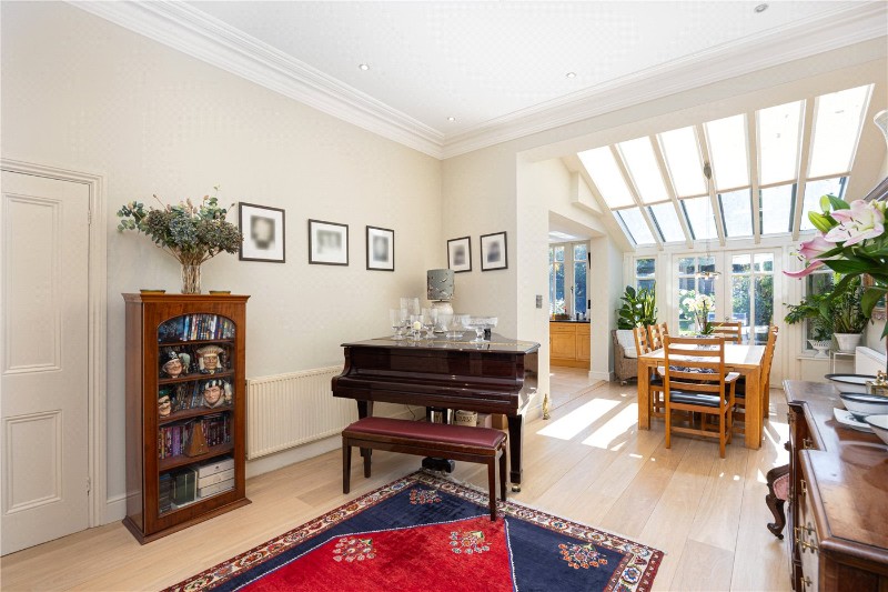Holmbush Road, London, SW15