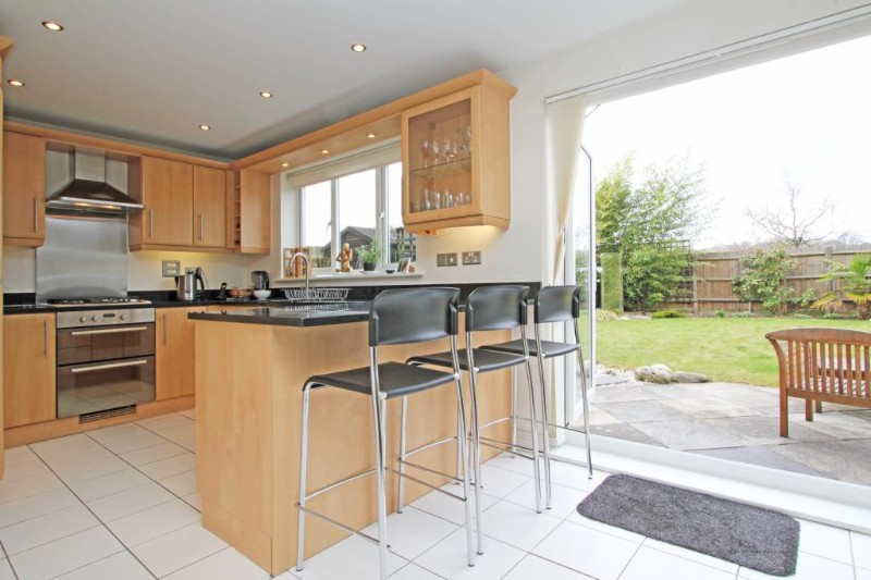 Eaves Close, New Haw Road, Addlestone, KT15