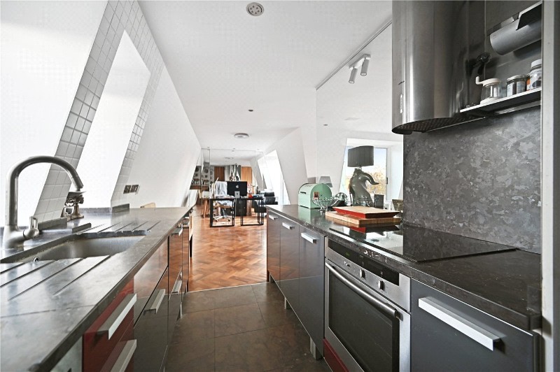 Bedford Avenue, London, WC1B