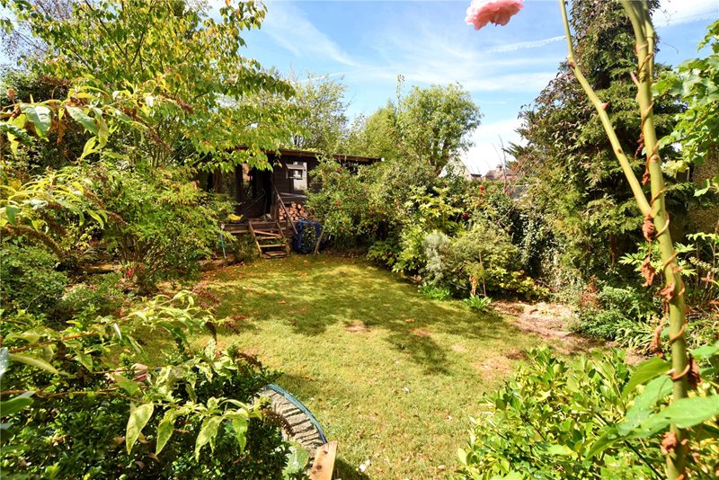 Oaks Avenue, Worcester Park, KT4