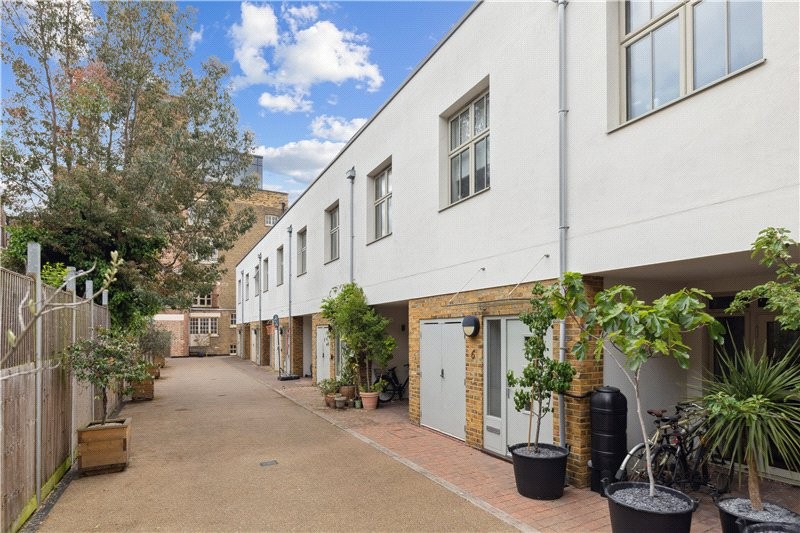Pickle Mews, London, SW9