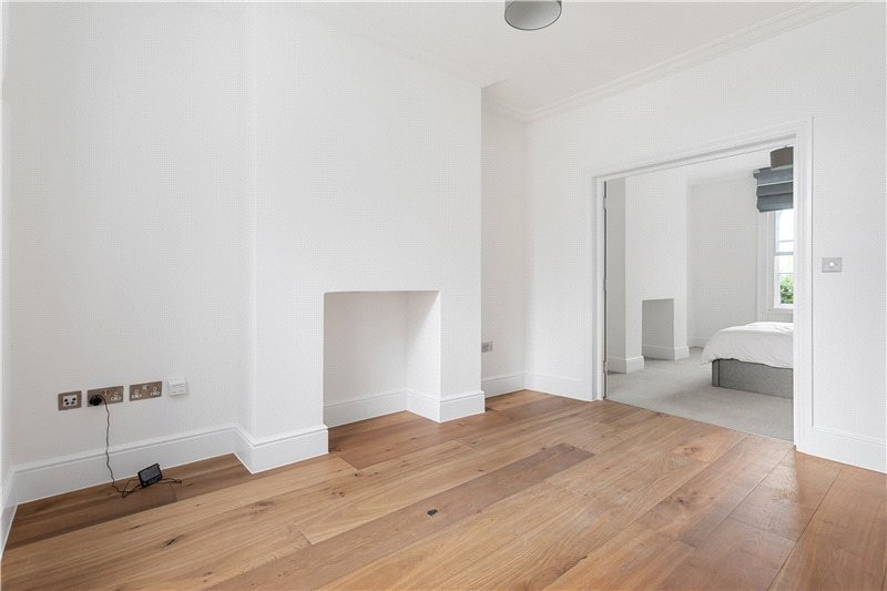 Wandsworth Road, London, SW8