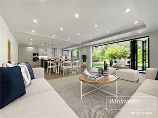 Christchurch Road, Ferndown, BH22