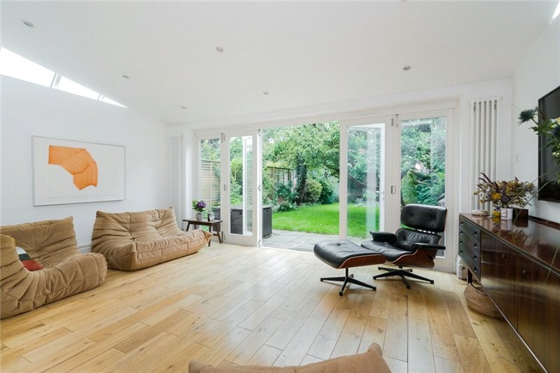 Hillersdon Avenue, Barnes, London, SW13