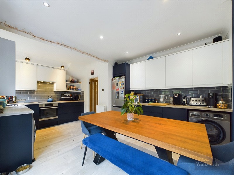 Parbury Rise, Chessington, KT9