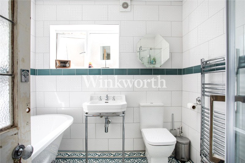 Lakeside Road, London, N13