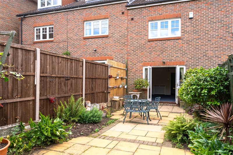 Fawcett Close, London, SW16