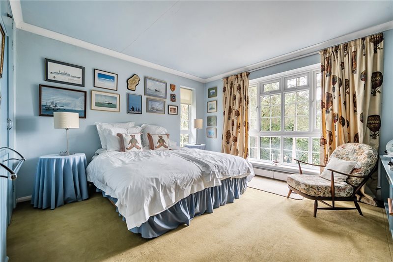 Star Hill Drive, Churt, Farnham, Surrey, GU10