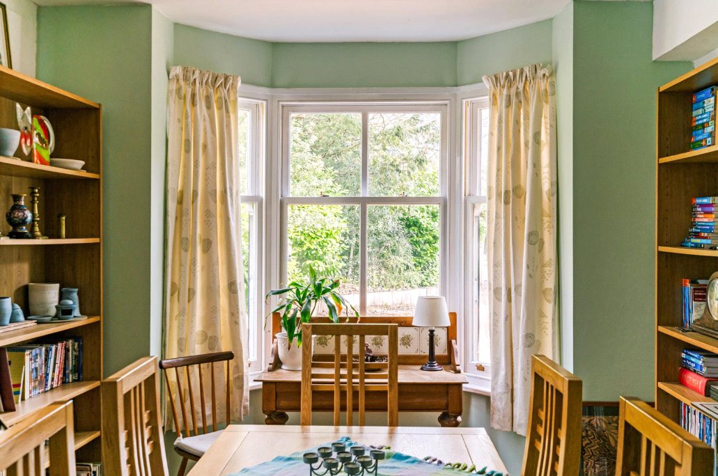 Dining To Front
