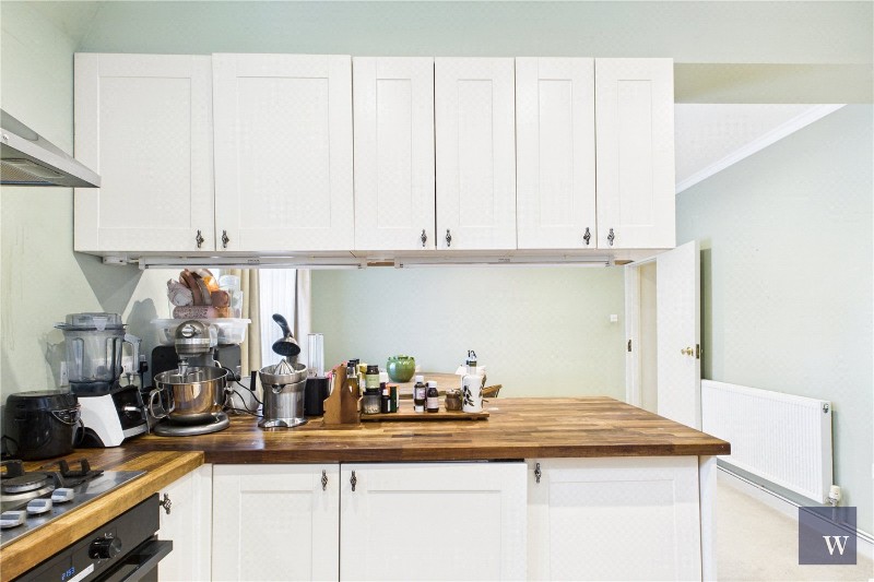 Woodfield Avenue, London, SW16