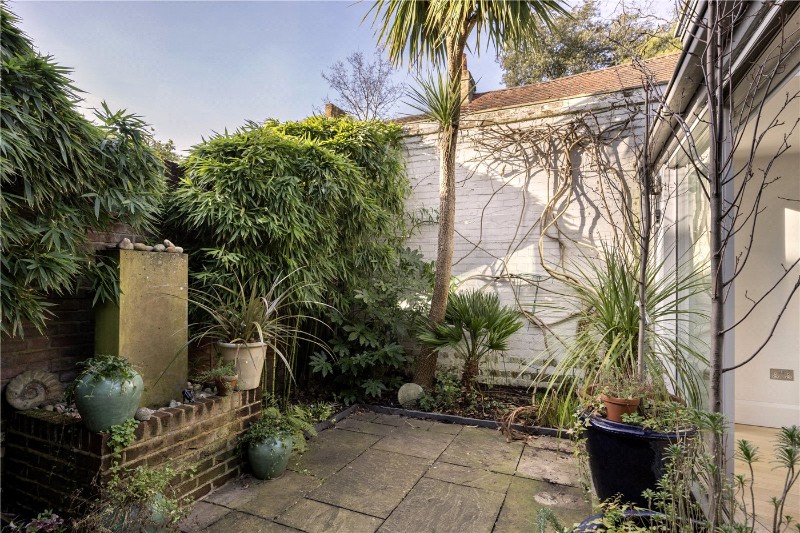 Forge Lane, Richmond, TW10