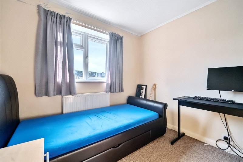 Ermin Walk, Thatcham, Berkshire, RG19