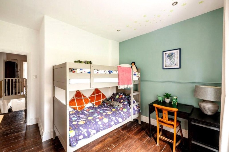 Holberton Gardens, London, NW10