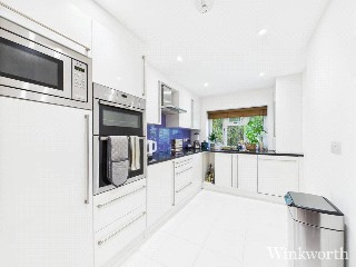 Gunnersbury Avenue, Ealing, London, UK, W5