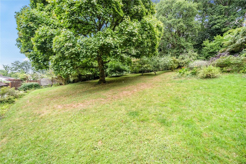 Hale House Lane, Churt, Farnham, Surrey, GU10