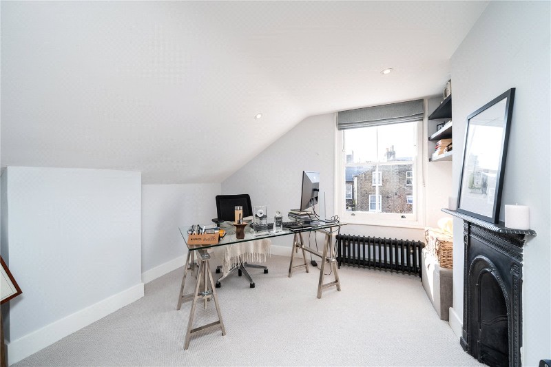 Chelverton Road, London, SW15
