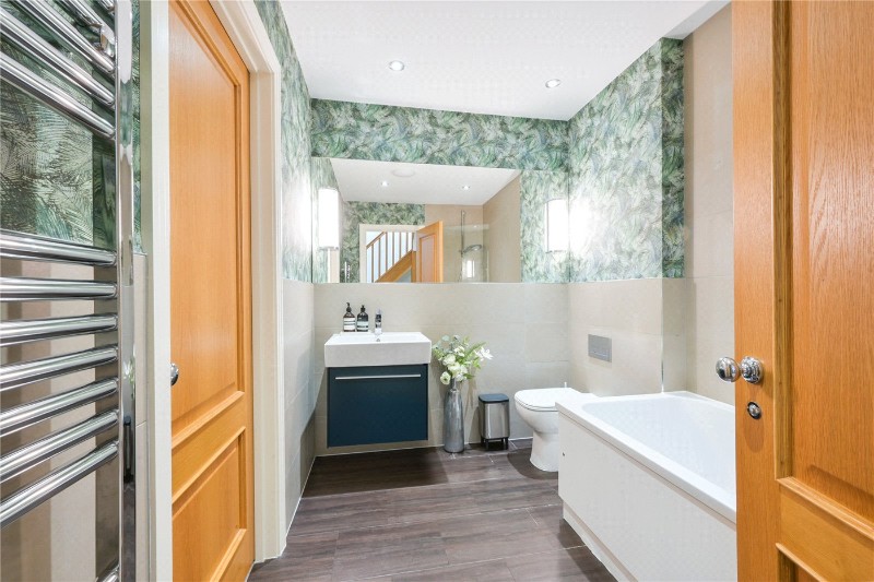 Dacre Close, Chipstead, Surrey, CR5