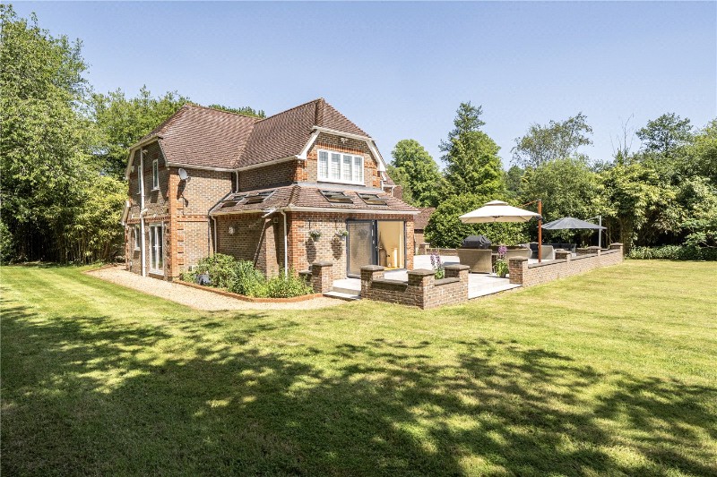 Moor Park Way, Farnham, Surrey, GU9