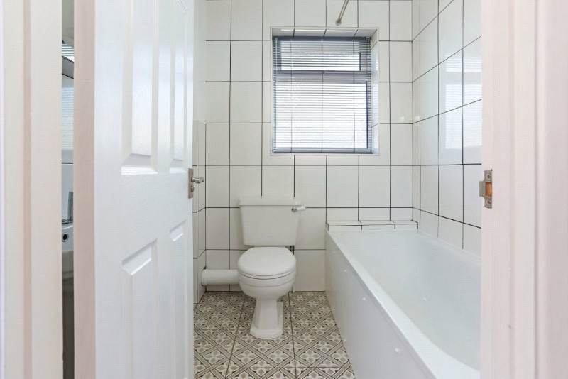 St. Georges Road, Farnham, Surrey, GU9