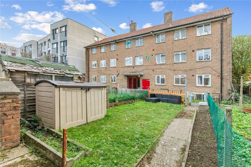 Garratt Lane, London, SW17