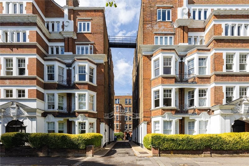 Sutton Lane North, London, W4