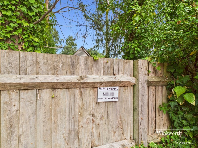 Denefield Gardens, Tilehurst, Reading, Berkshire, RG31