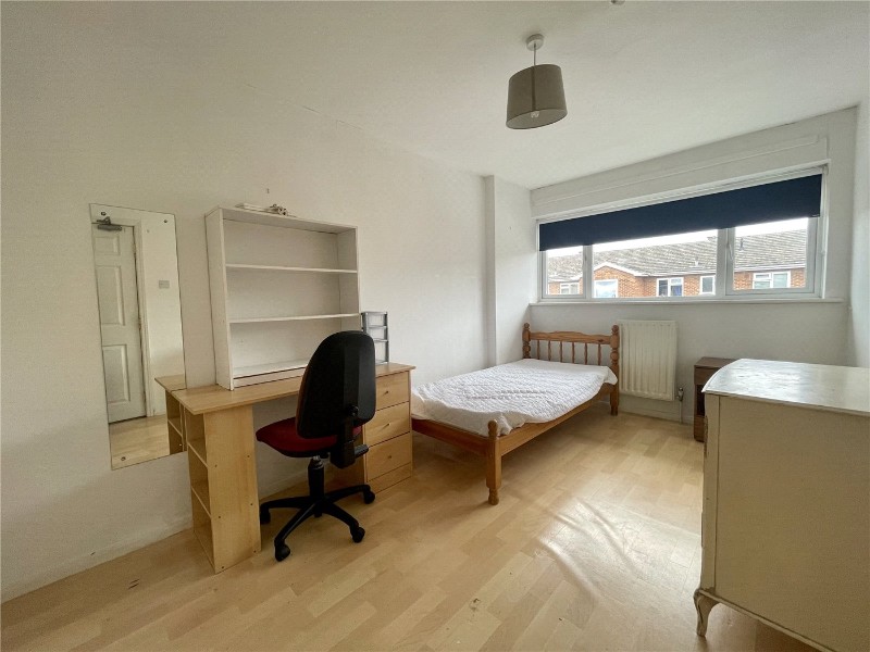 Dollis Drive, Farnham, GU9