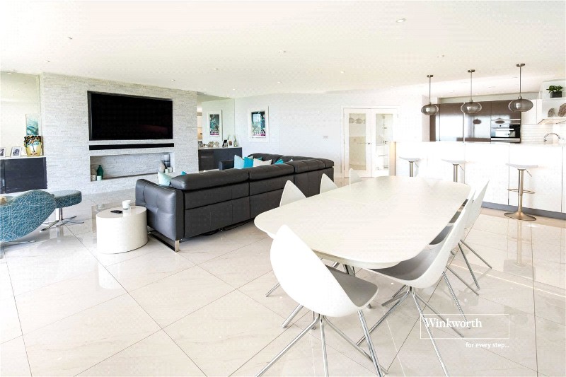 Wharncliffe Road, Highcliffe, Christchurch, Dorset, BH23