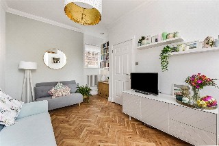 Alison Way, Winchester, Hampshire, SO22