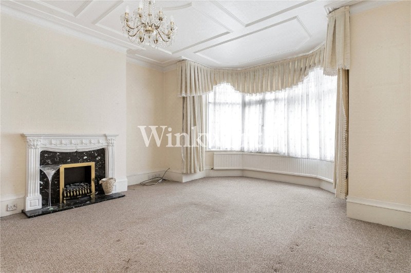 Caversham Avenue, London, N13