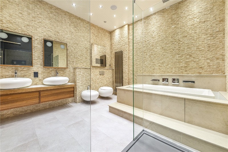 Northumberland Avenue, London, WC2N