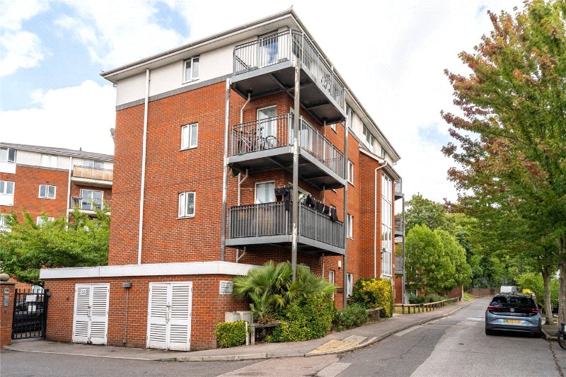 Curtis Field Road, London, SW16