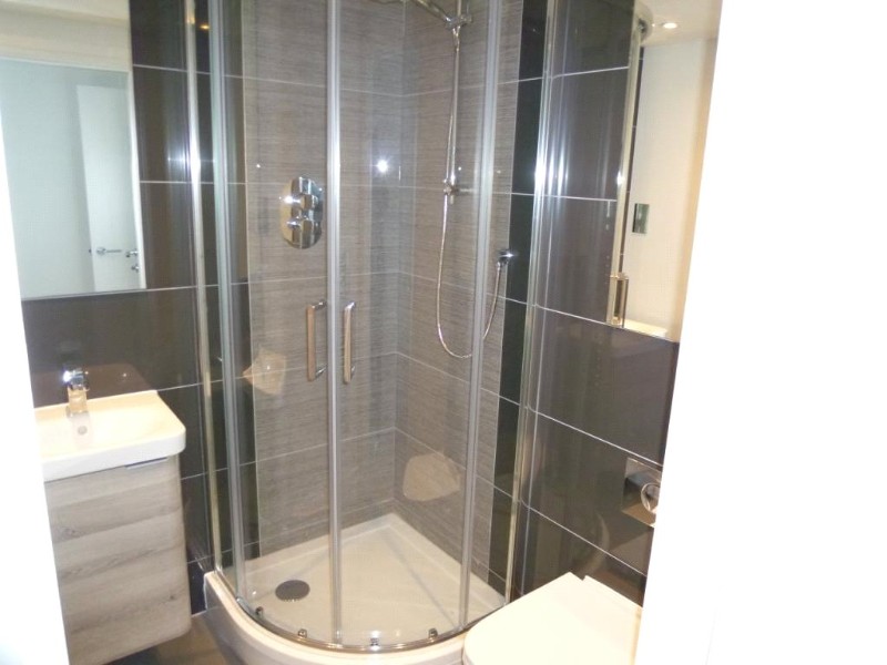 Station Road, Edgware, HA8