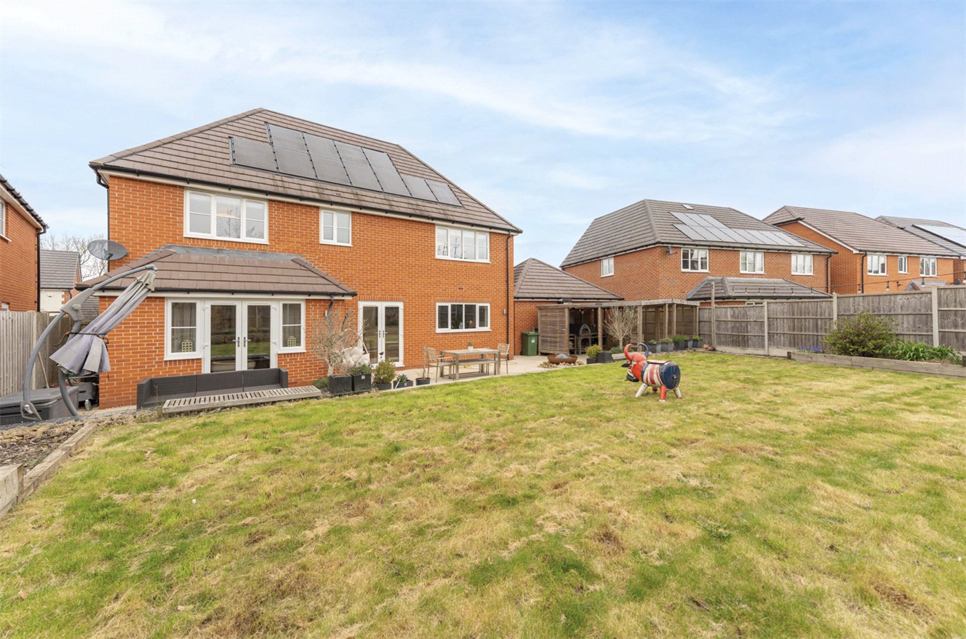 Garden To House