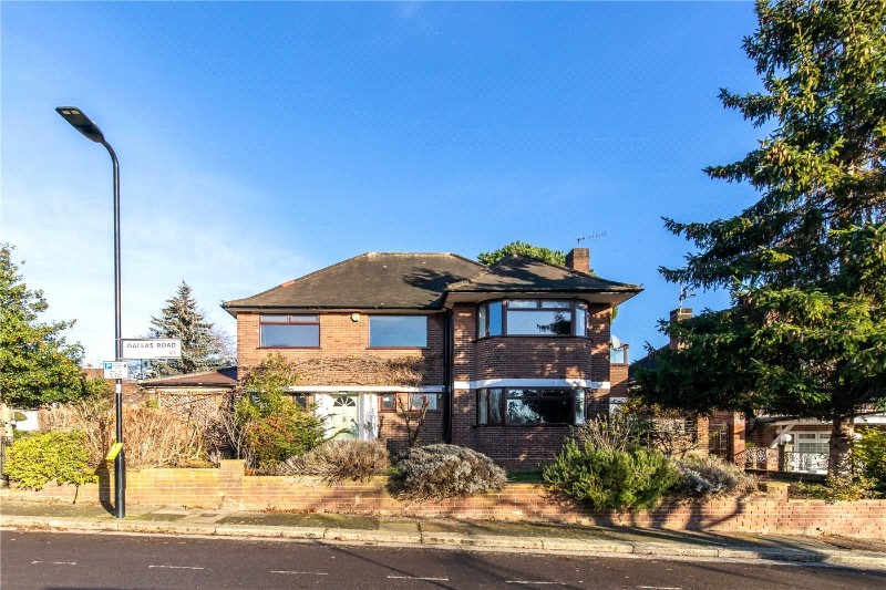 Dallas Road, London, W5