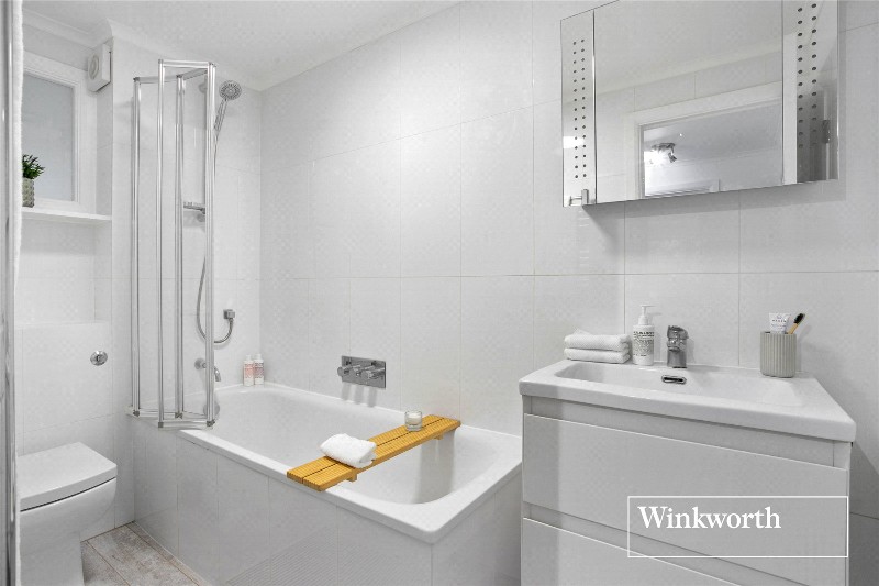 Sutherland Close, Barnet, EN5