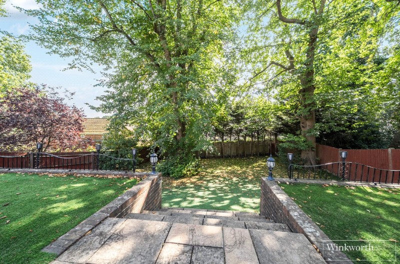 Heywood Drive, Bagshot, Surrey, GU19